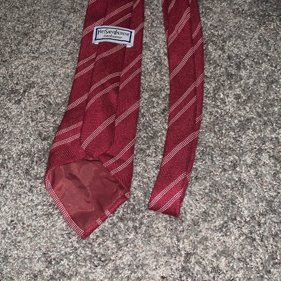 Authentic Vintage red YSL tie (same tie Donald Trump wears!) - Picture 5 of 6